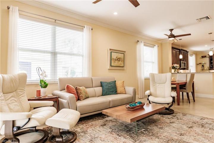 PERFECT HOME FOR ENTERTAINING! THE PERFECT SIZE HOME!