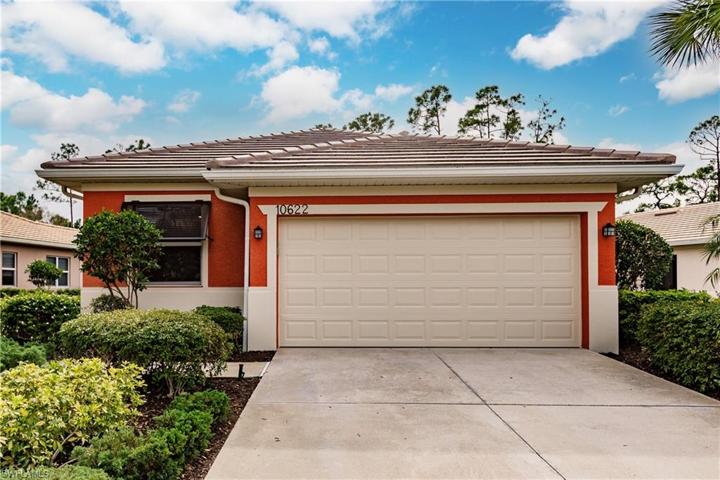 WCI BUILT POOL HOME WITH A NEW ROOF & 3 BEDROOMS!