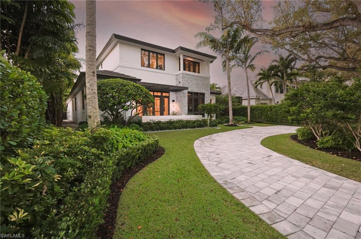 Discover the allure of Olde Naples