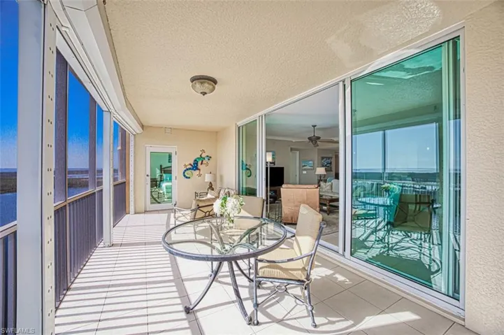 Primary_BDRM_access_to_lanai