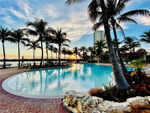 Enjoy_sunset_at_the_saltwater_pool