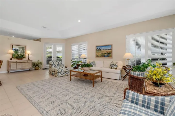Wide open and so very comfortable. Wide great room that leads to kitchen or back lanai area