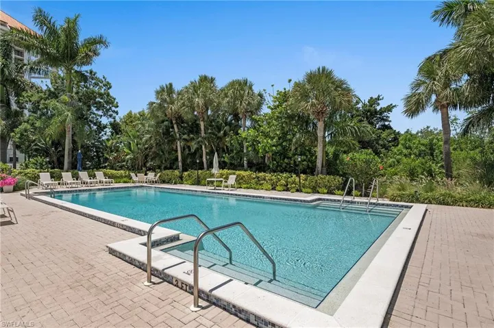 St Tropez pool