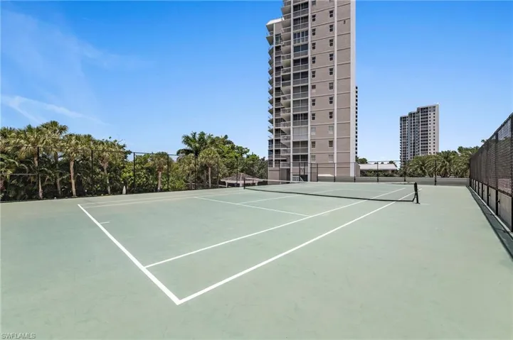 St Tropez tennis court