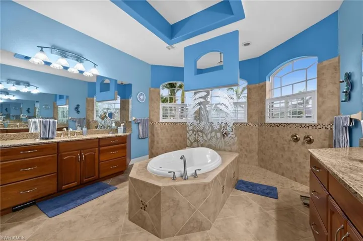 Expansive master bath with soaking tub