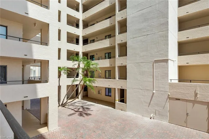 View of apartment building / complex