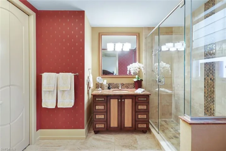 2nd Master Bath