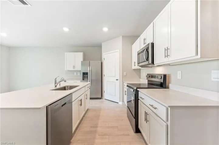 9016 Lawn Ct, Labelle, Florida 33935