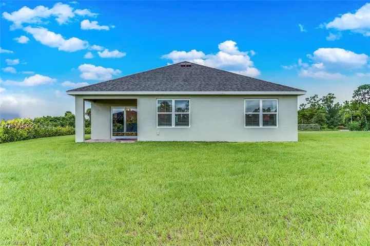 9016 Lawn Ct, Labelle, Florida 33935