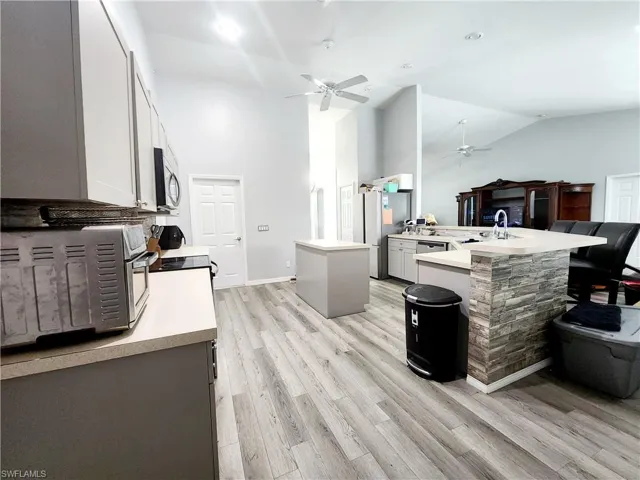 37 Nw 1st Way, Cape Coral Fl 33993