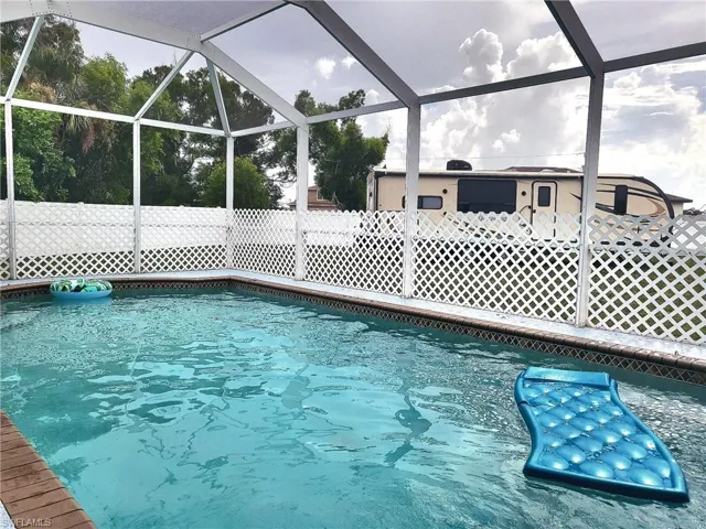 37 Nw 1st Way, Cape Coral Fl 33993