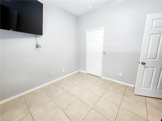 37 Nw 1st Way, Cape Coral Fl 33993