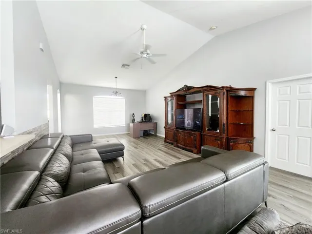 37 Nw 1st Way, Cape Coral Fl 33993