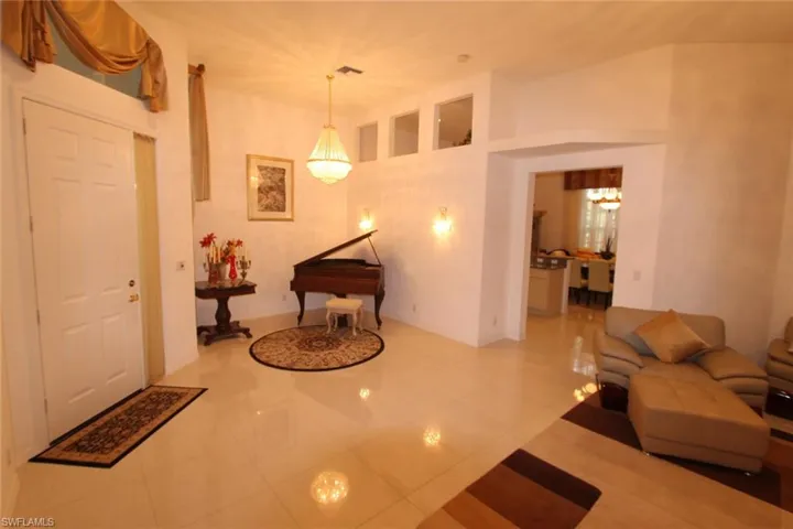 8526  Pepper Tree  WAY, Naples, FL 34114