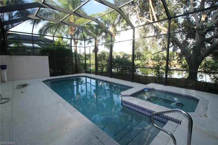 8526  Pepper Tree  WAY, Naples, FL 34114