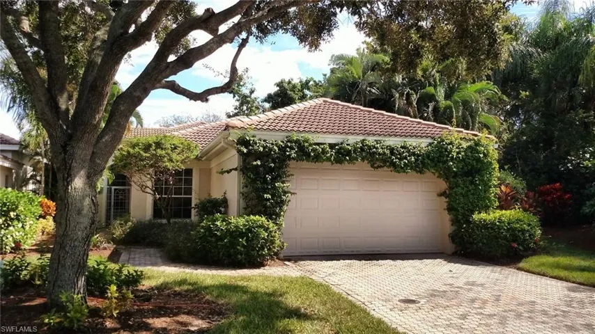 8526  Pepper Tree  WAY, Naples, FL 34114