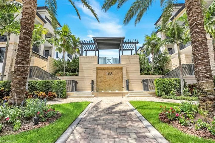 1135 3rd Ave S 303, Naples, Florida 34102