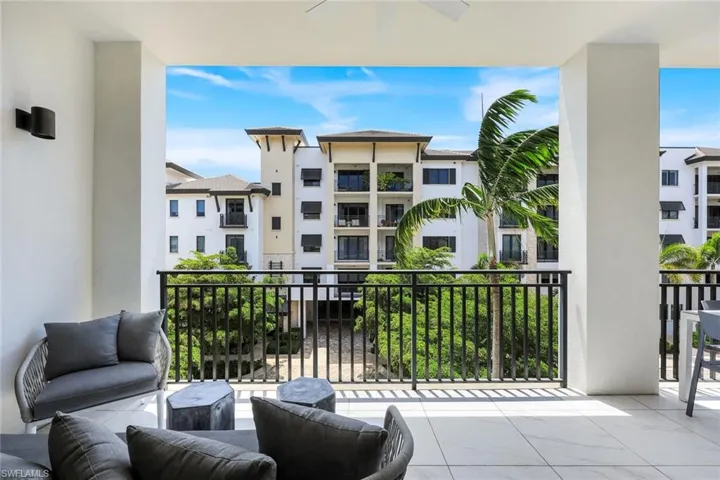 1135 3rd Ave S 303, Naples, Florida 34102