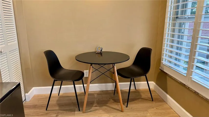 Kitchen, breakfast nook