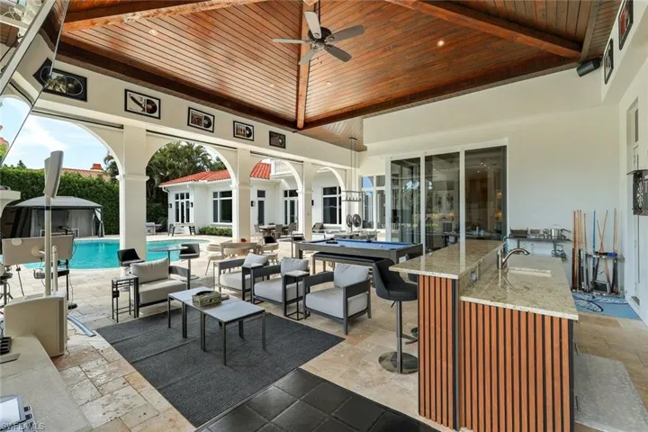 2558 Escada Ct, Naples, Florida 34109