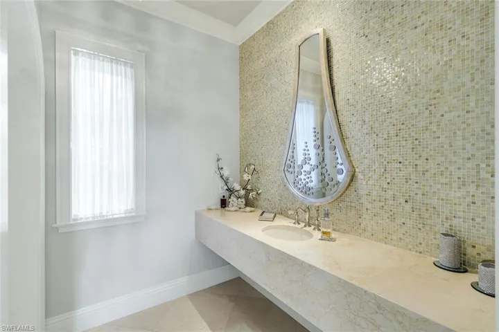 2558 Escada Ct, Naples, Florida 34109