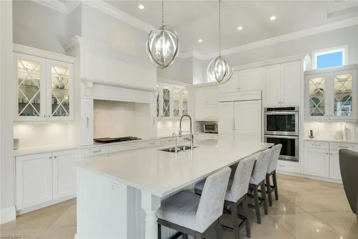 2558 Escada Ct, Naples, Florida 34109
