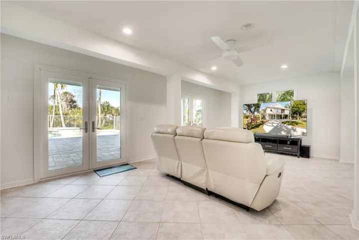 13450 Coral Dr, Fort Myers Fl 33908