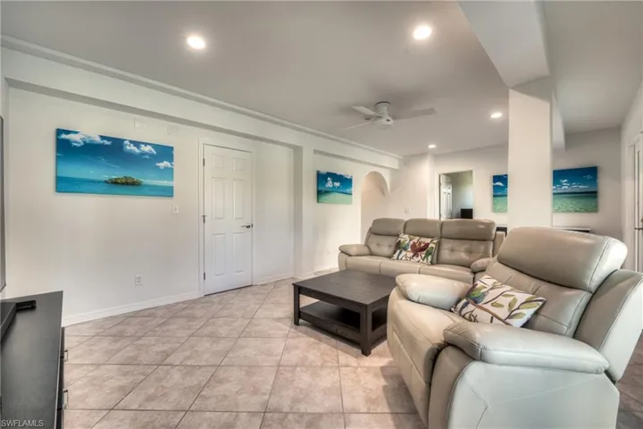 13450 Coral Dr, Fort Myers Fl 33908