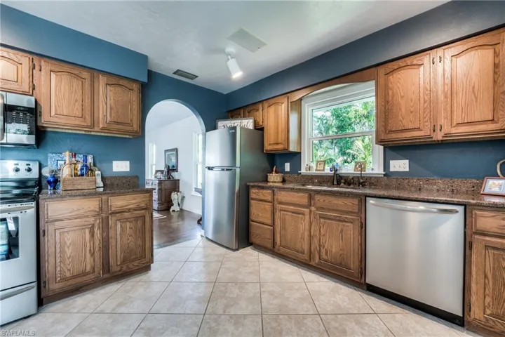 13450 Coral Dr, Fort Myers Fl 33908