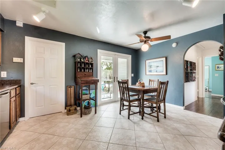 13450 Coral Dr, Fort Myers Fl 33908