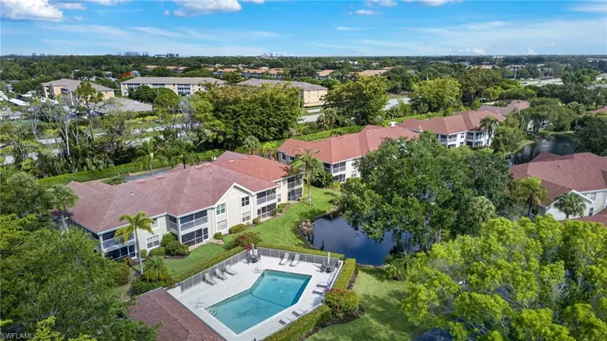 9836 Luna Cir F-204, Naples, Florida 34109