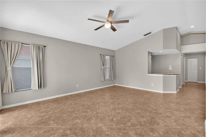 9836 Luna Cir F-204, Naples, Florida 34109