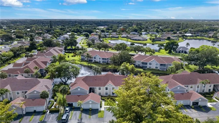 9836 Luna Cir F-204, Naples, Florida 34109