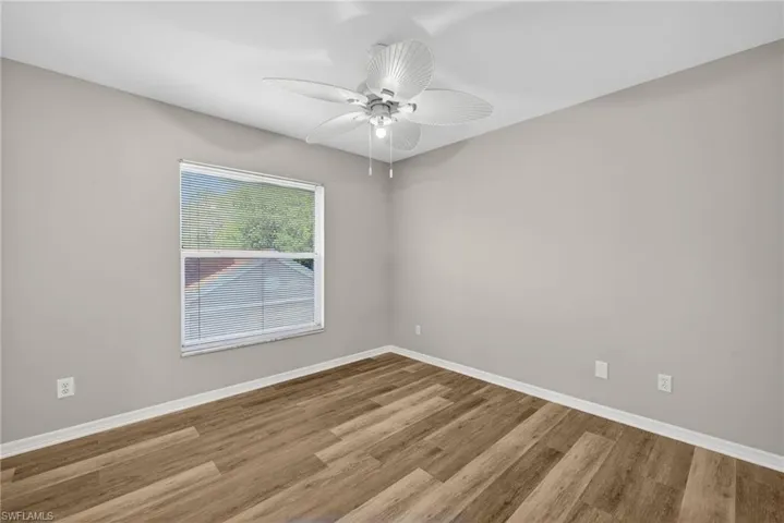 9836 Luna Cir F-204, Naples, Florida 34109
