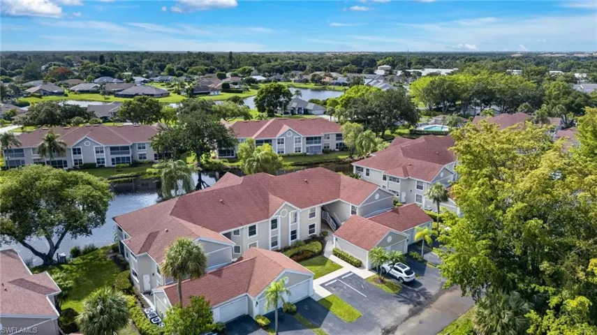 9836 Luna Cir F-204, Naples, Florida 34109
