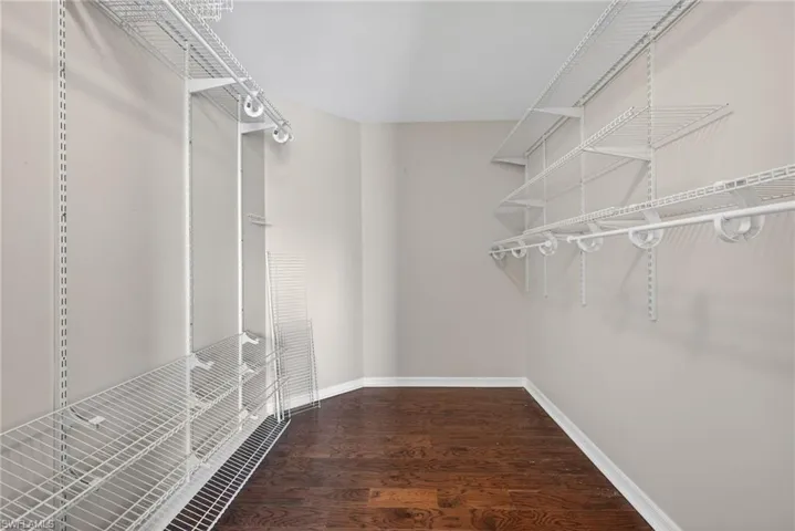 9836 Luna Cir F-204, Naples, Florida 34109
