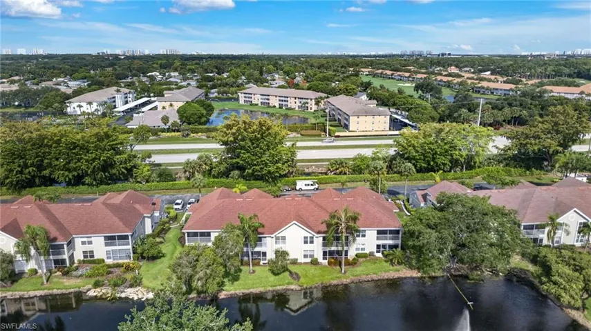 9836 Luna Cir F-204, Naples, Florida 34109