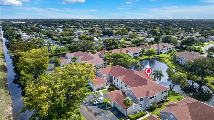9836 Luna Cir F-204, Naples, Florida 34109