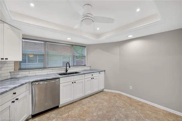9836 Luna Cir F-204, Naples, Florida 34109
