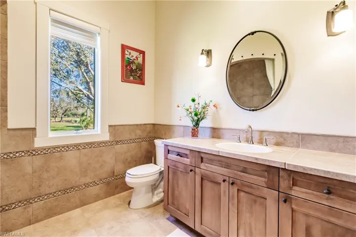 Guest Bedroom #1-Ensuite Bath