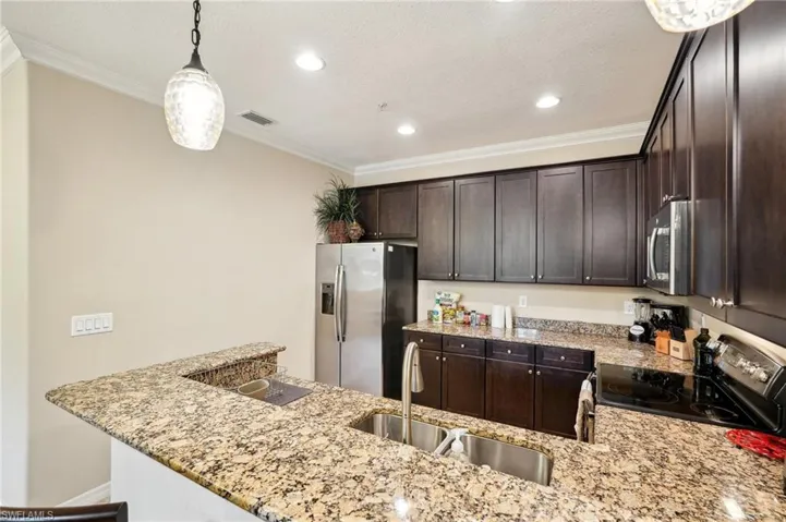 9064 Capistrano St N 5004, Naples, Florida 34113