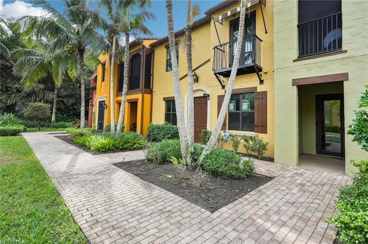 9064 Capistrano St N 5004, Naples, Florida 34113