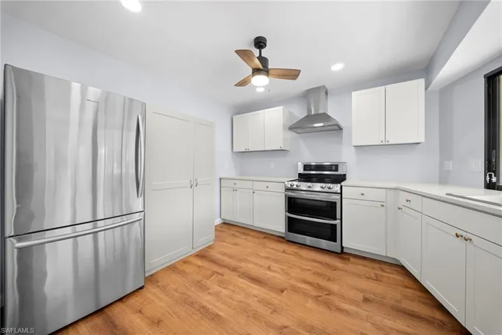 4779  lakewood  BLVD, Naples, FL 34112