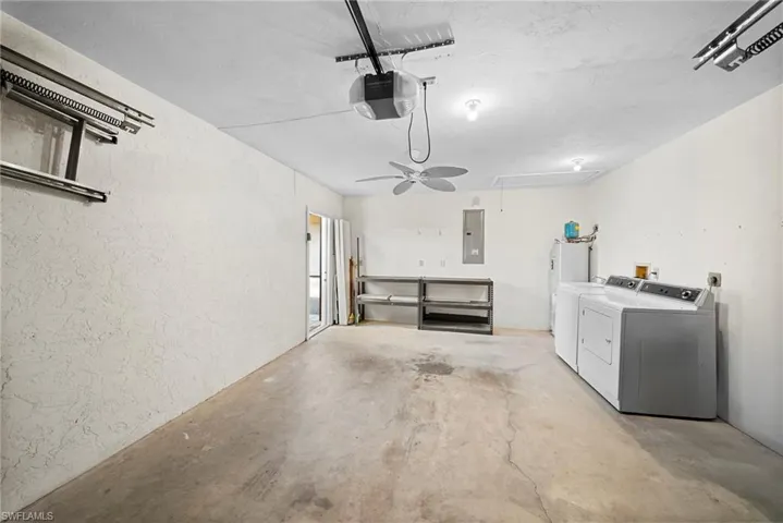 4779  lakewood  BLVD, Naples, FL 34112