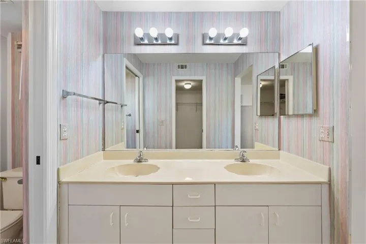 196  Belina  DR, Naples, FL 34104