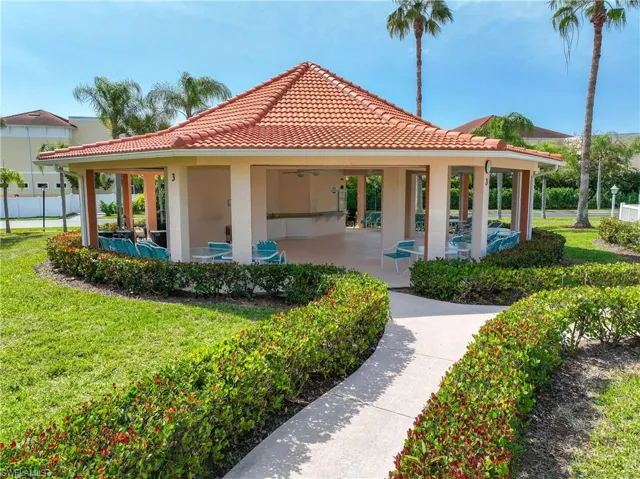196  Belina  DR, Naples, FL 34104