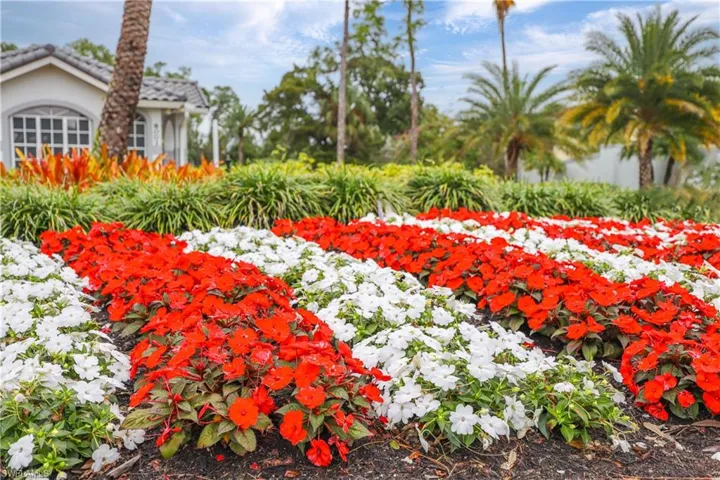 196  Belina  DR, Naples, FL 34104