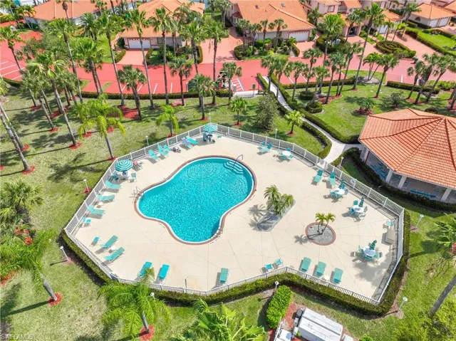 196  Belina  DR, Naples, FL 34104
