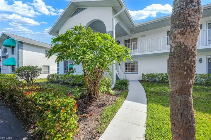 196  Belina  DR, Naples, FL 34104