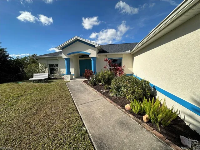384  Charwood S AVE, Lehigh Acres, FL 33974